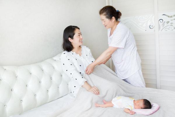 坐(zuò)月子到底是找月嫂還是月子中(zhōng)心好?